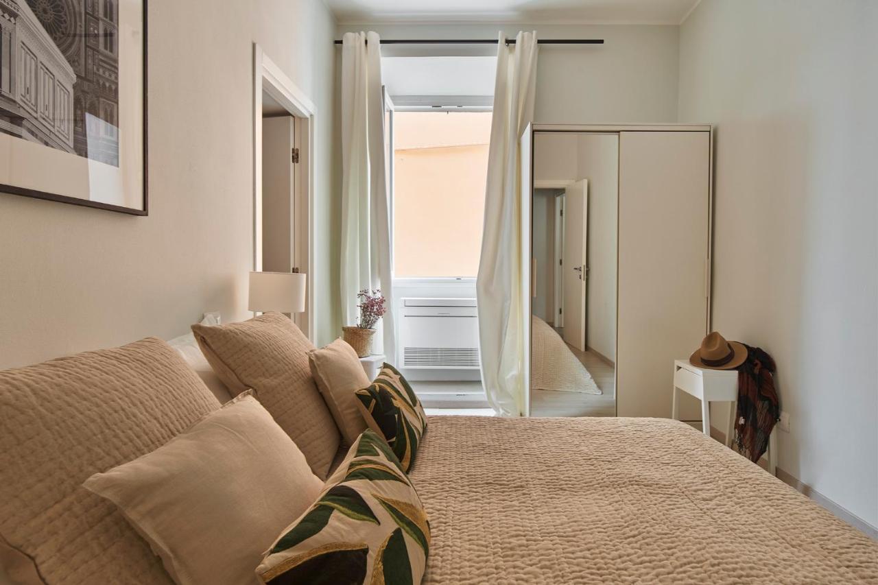 3 Master Bedrooms With Balcony On The River With Views Флоренція Екстер'єр фото