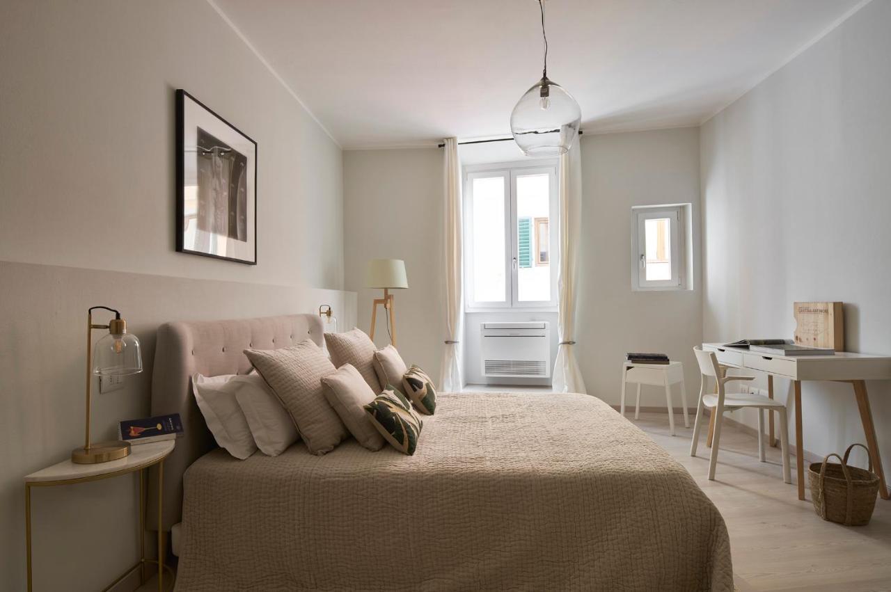 3 Master Bedrooms With Balcony On The River With Views Флоренція Екстер'єр фото